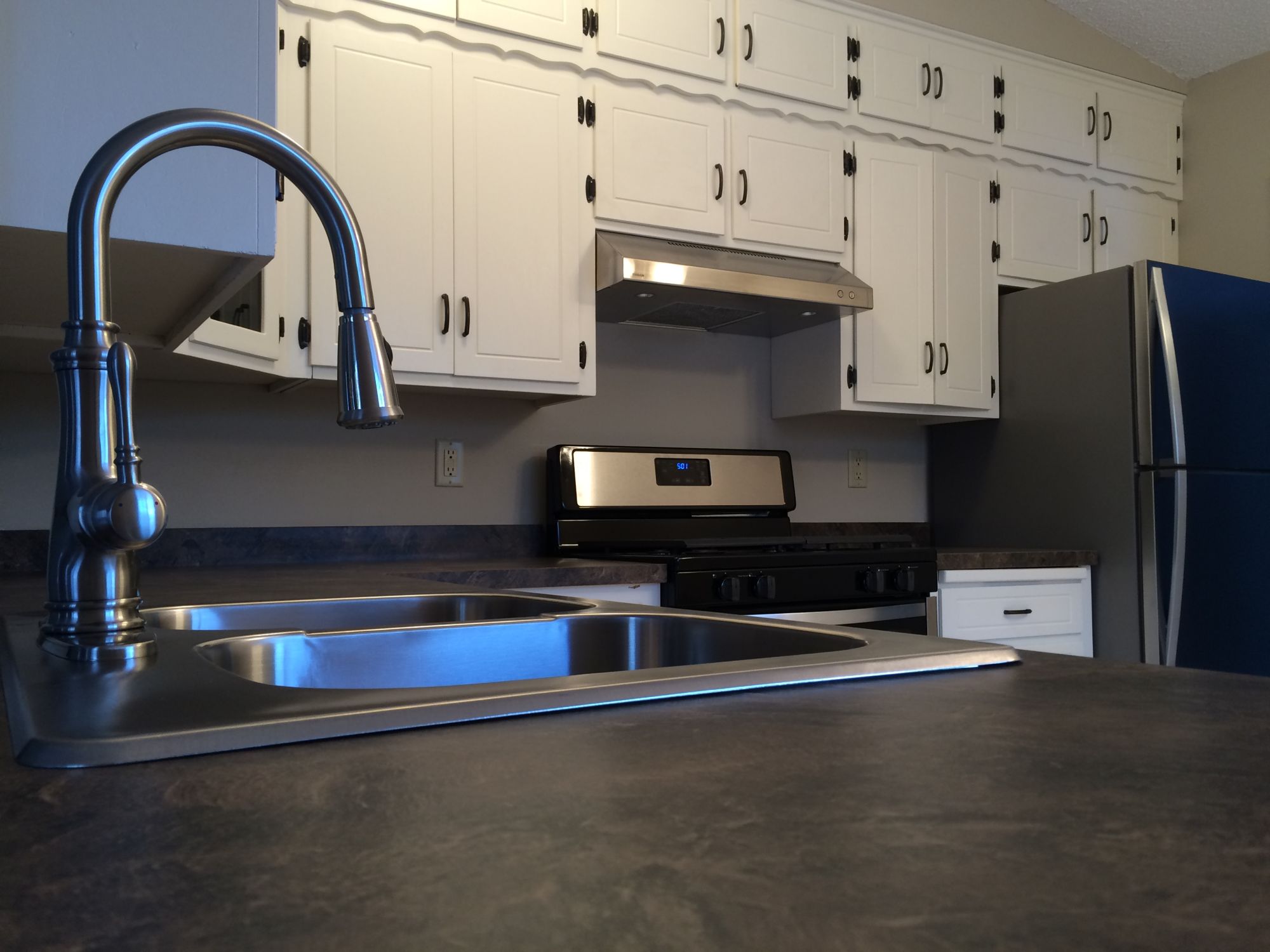 Image of kitchen cabinets and counters remodelled in Prior Lake Minnesota